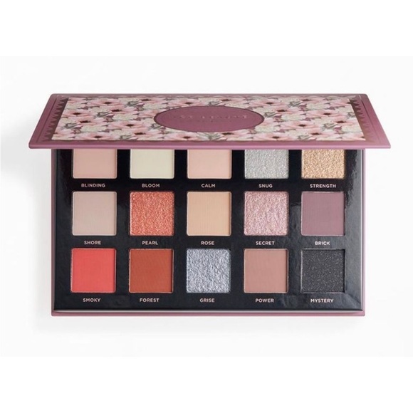 Ace Beaute Other - Ace Beaute Smokey Rose Eyeshadow Palette